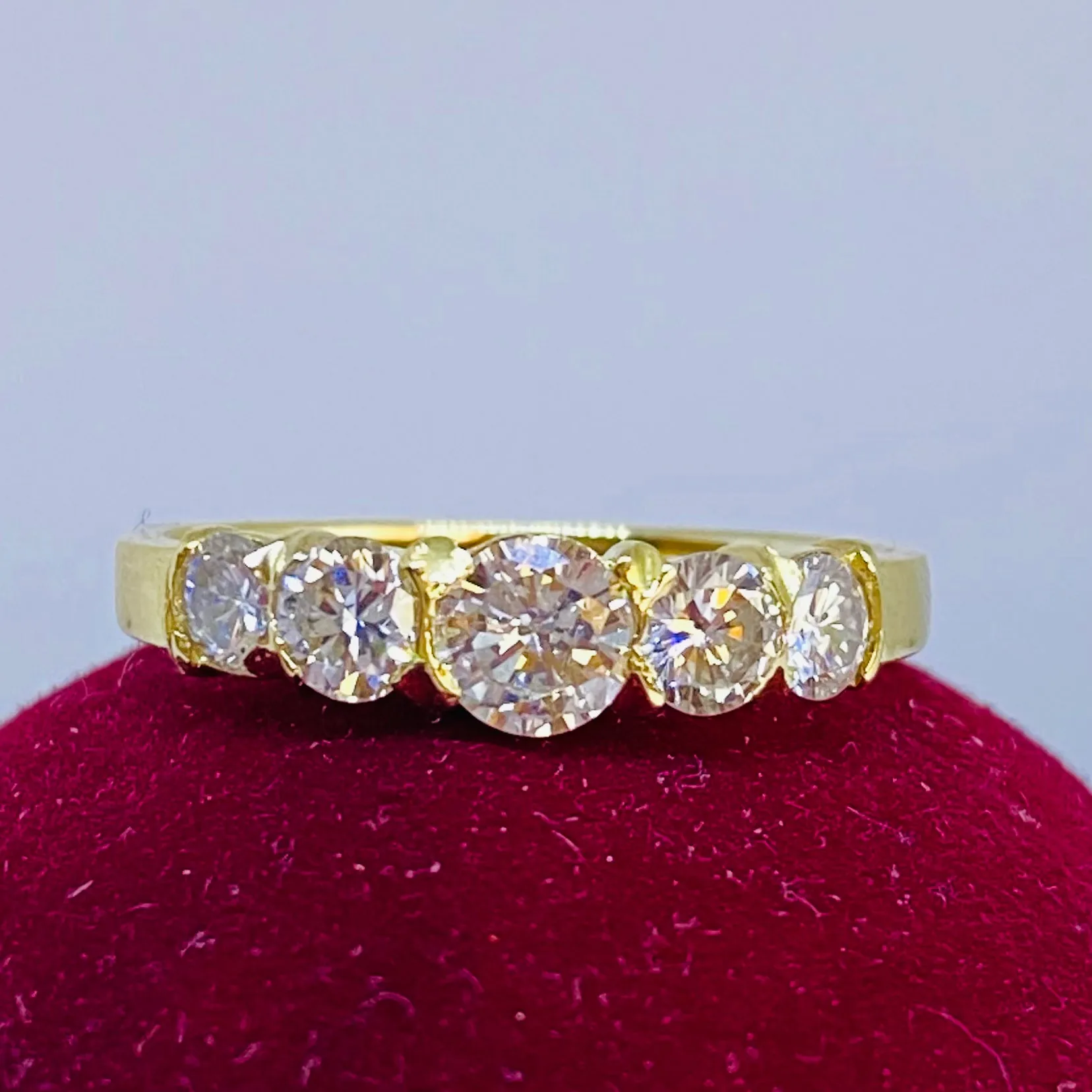 18K Yellow Gold Five Stone Graduating Diamond Band