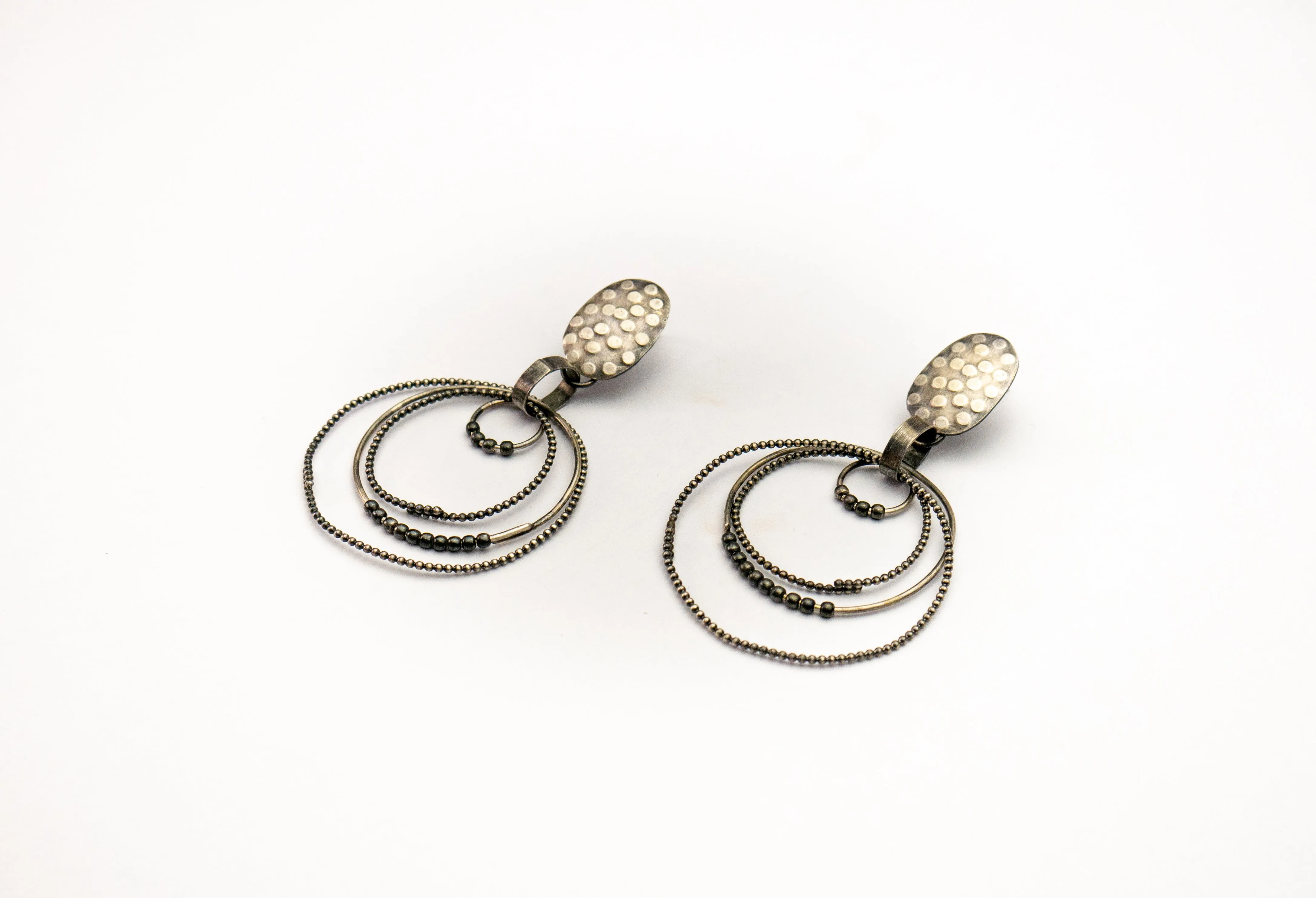 Dangle circles earrings