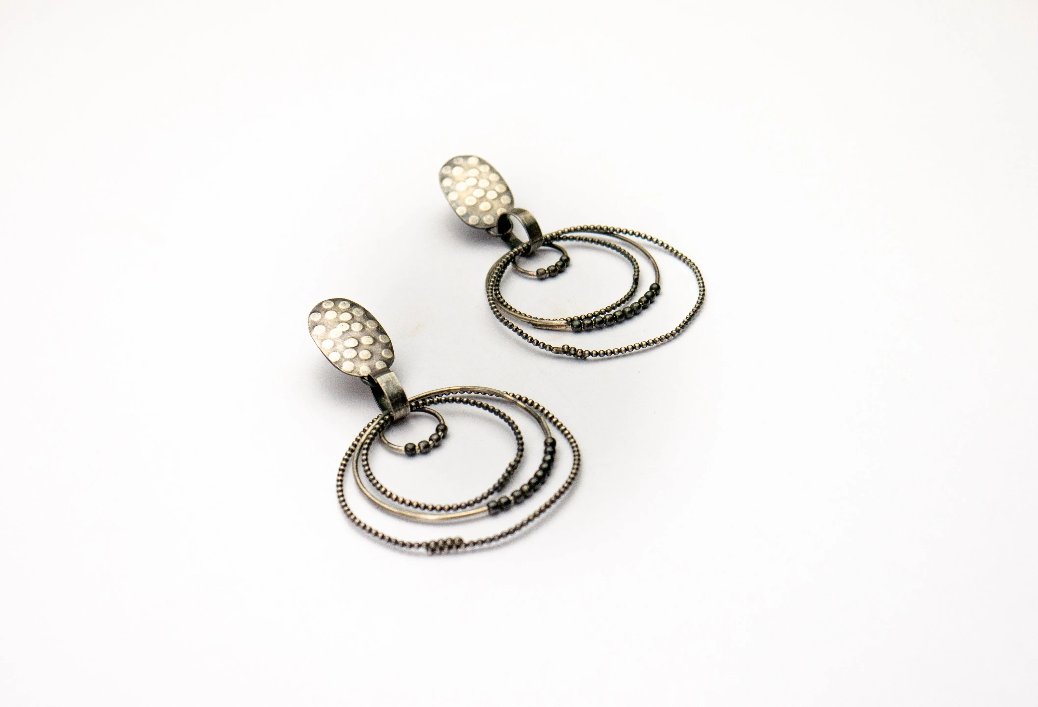 Dangle circles earrings