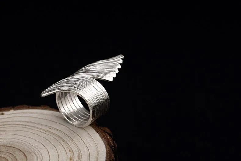 Folding Angel Wings Resizeable Ring