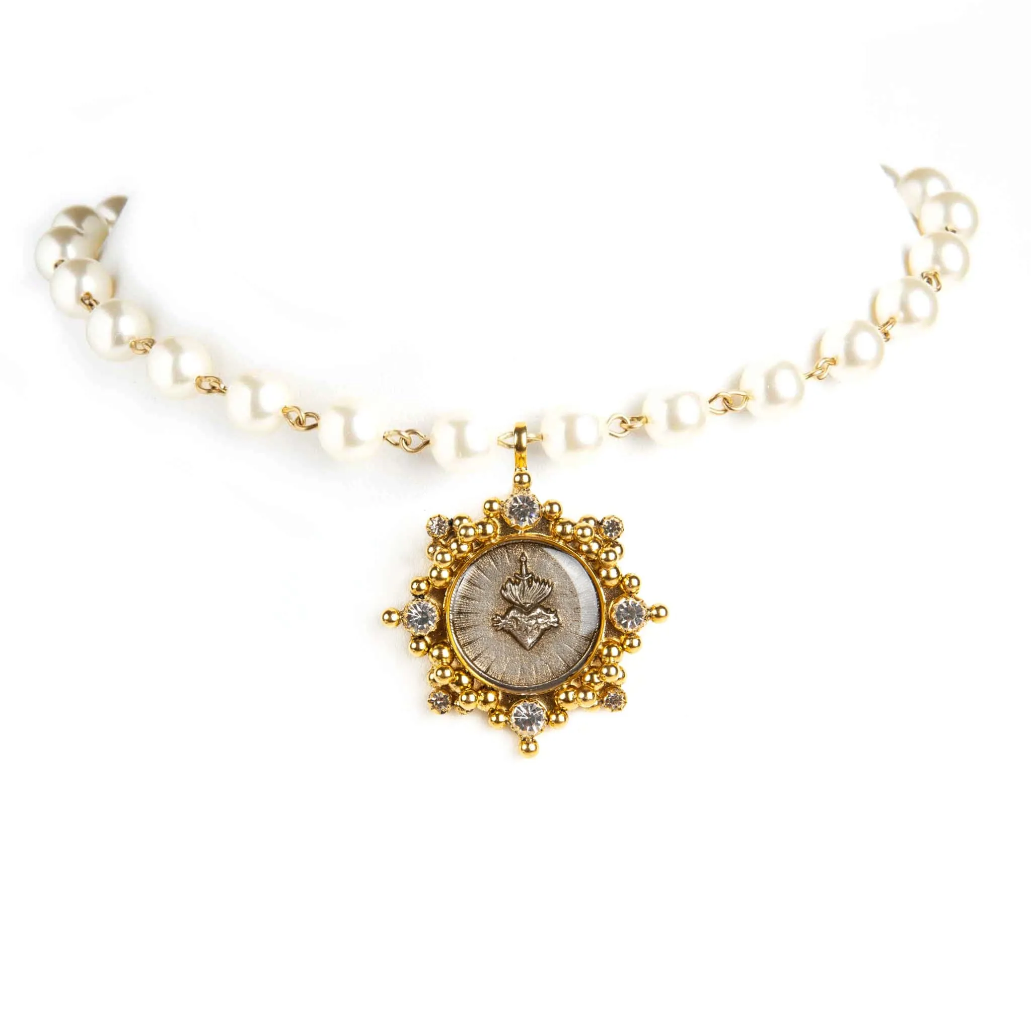 Iconic Pearl Choker Cream Pearl with Luxury Medallions