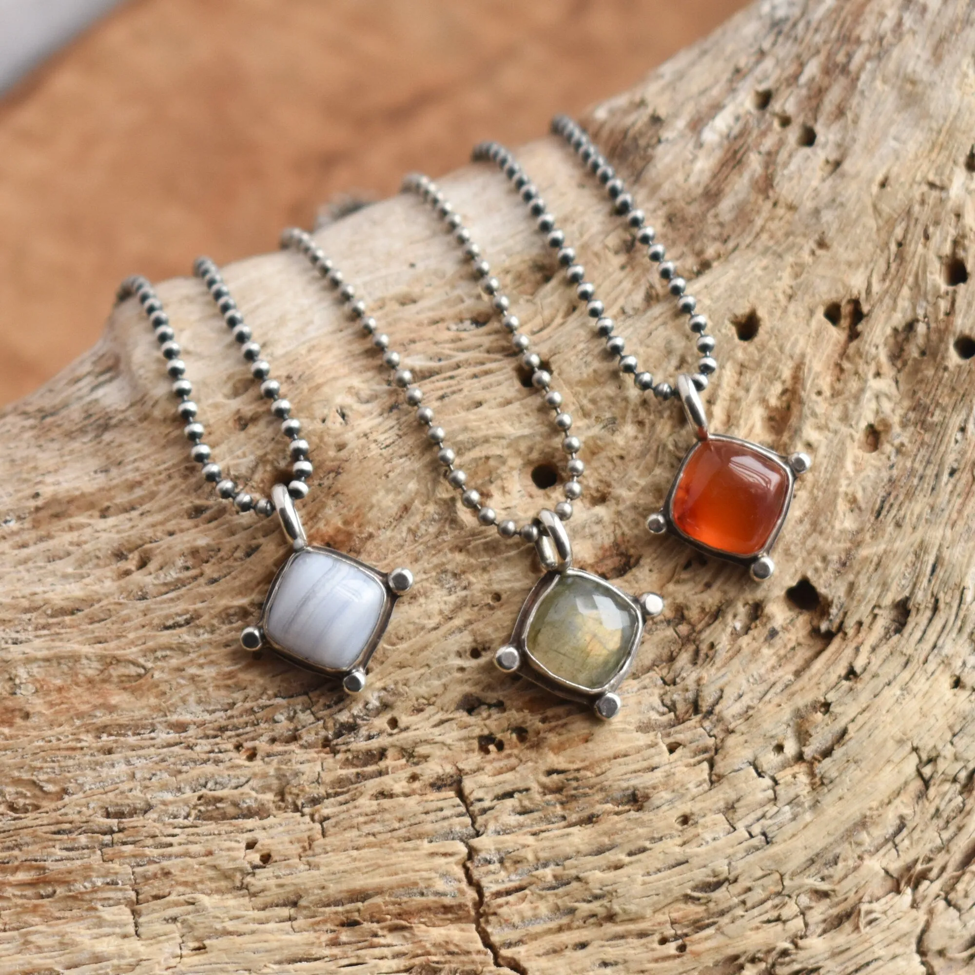 Labradorite Little Charm Pendant - Labradorite Pendant - Labradorite Necklace - Labradorite Charm