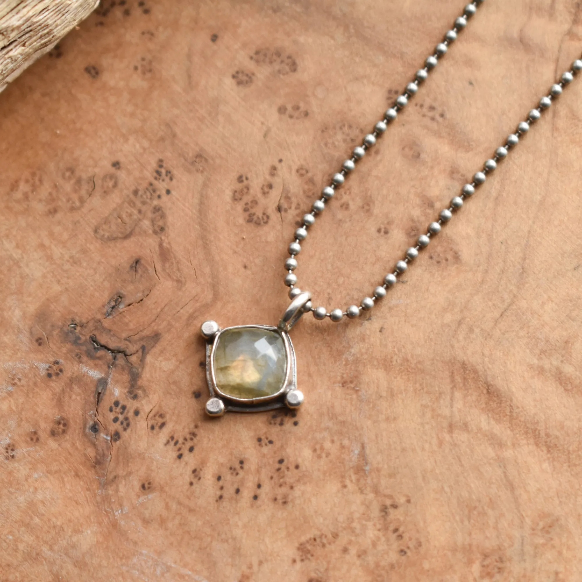 Labradorite Little Charm Pendant - Labradorite Pendant - Labradorite Necklace - Labradorite Charm