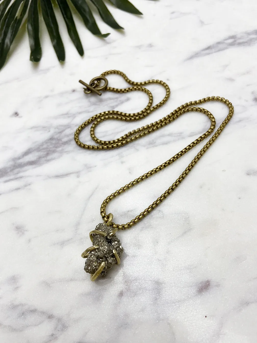 long crush chunky pendant - pyrite