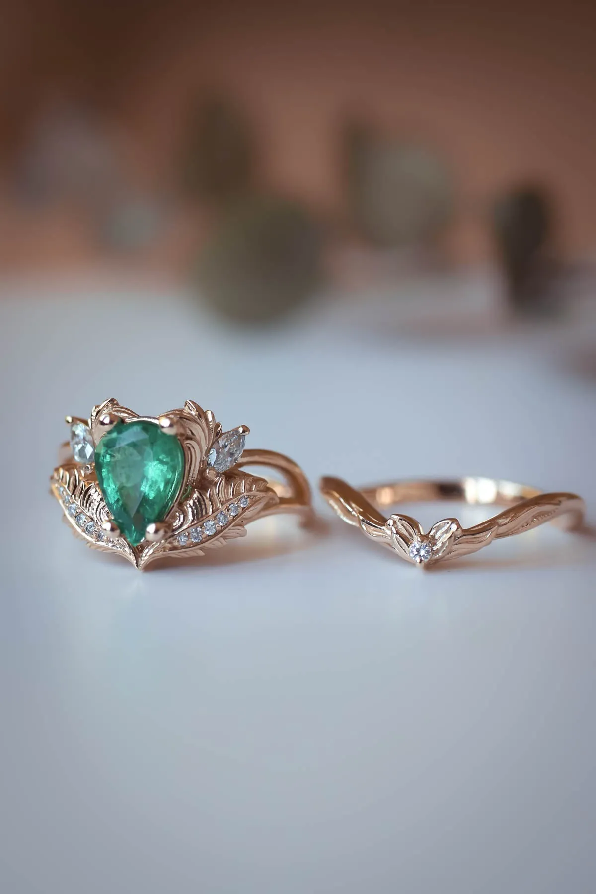 Natural emerald and diamonds ring  / Adonis