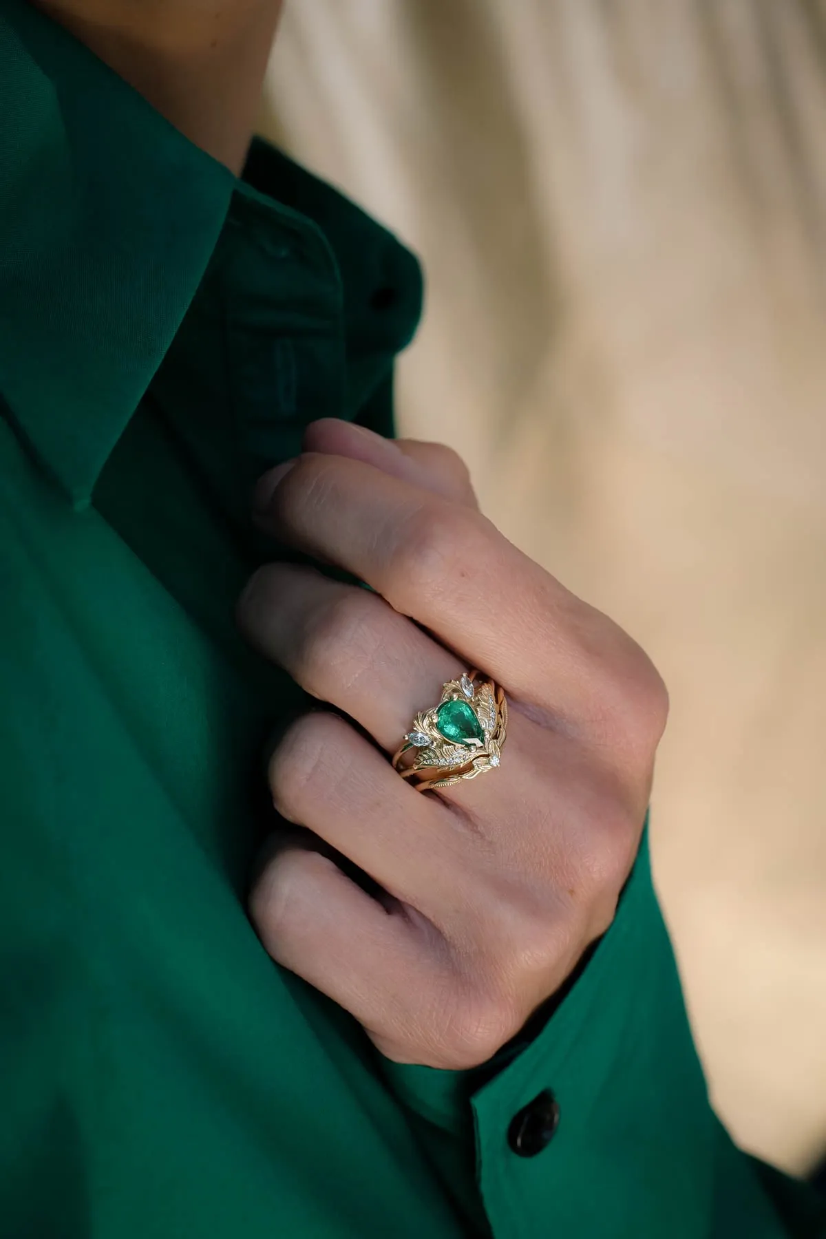 Natural emerald and diamonds ring  / Adonis