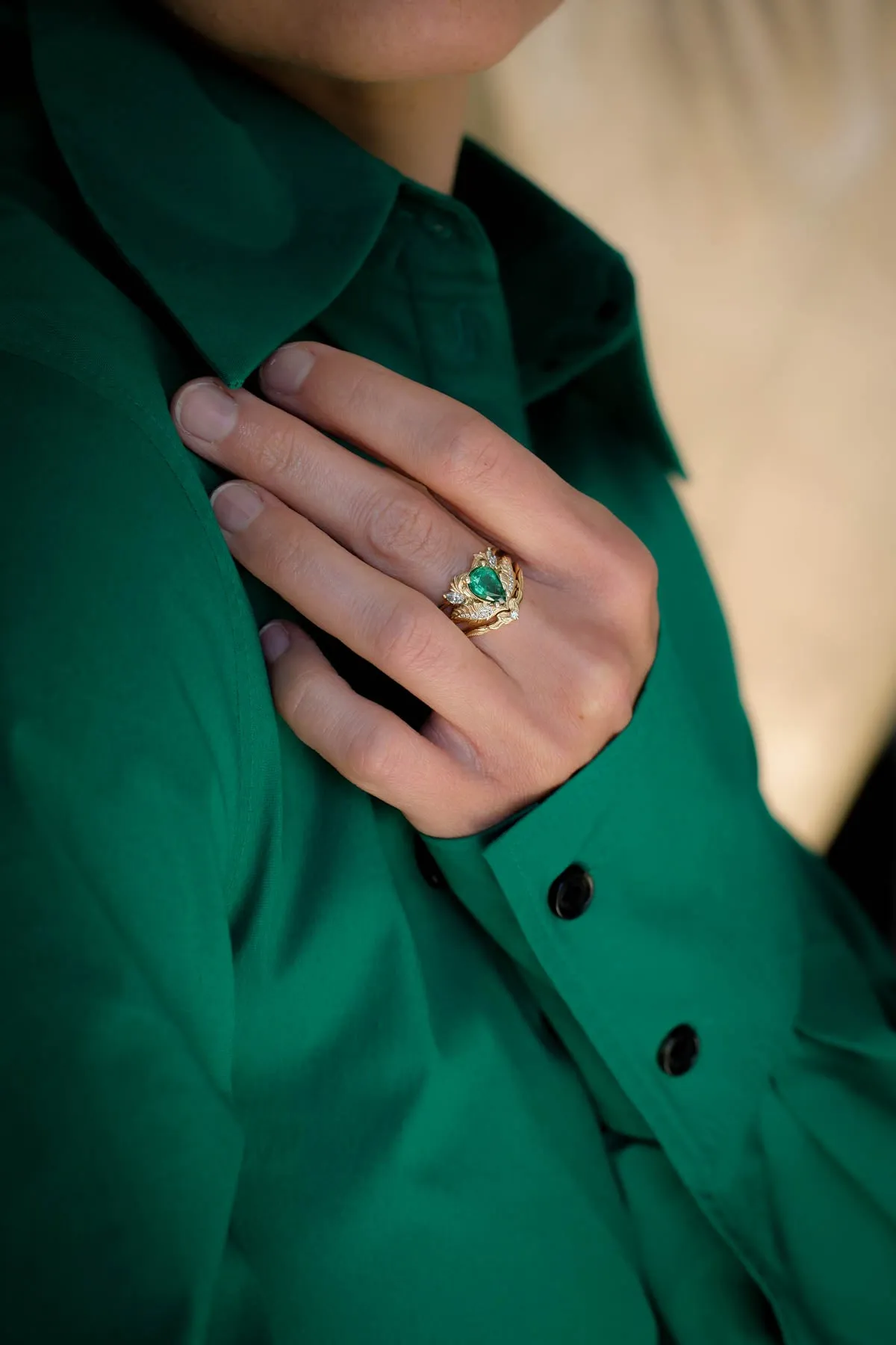 Natural emerald and diamonds ring  / Adonis