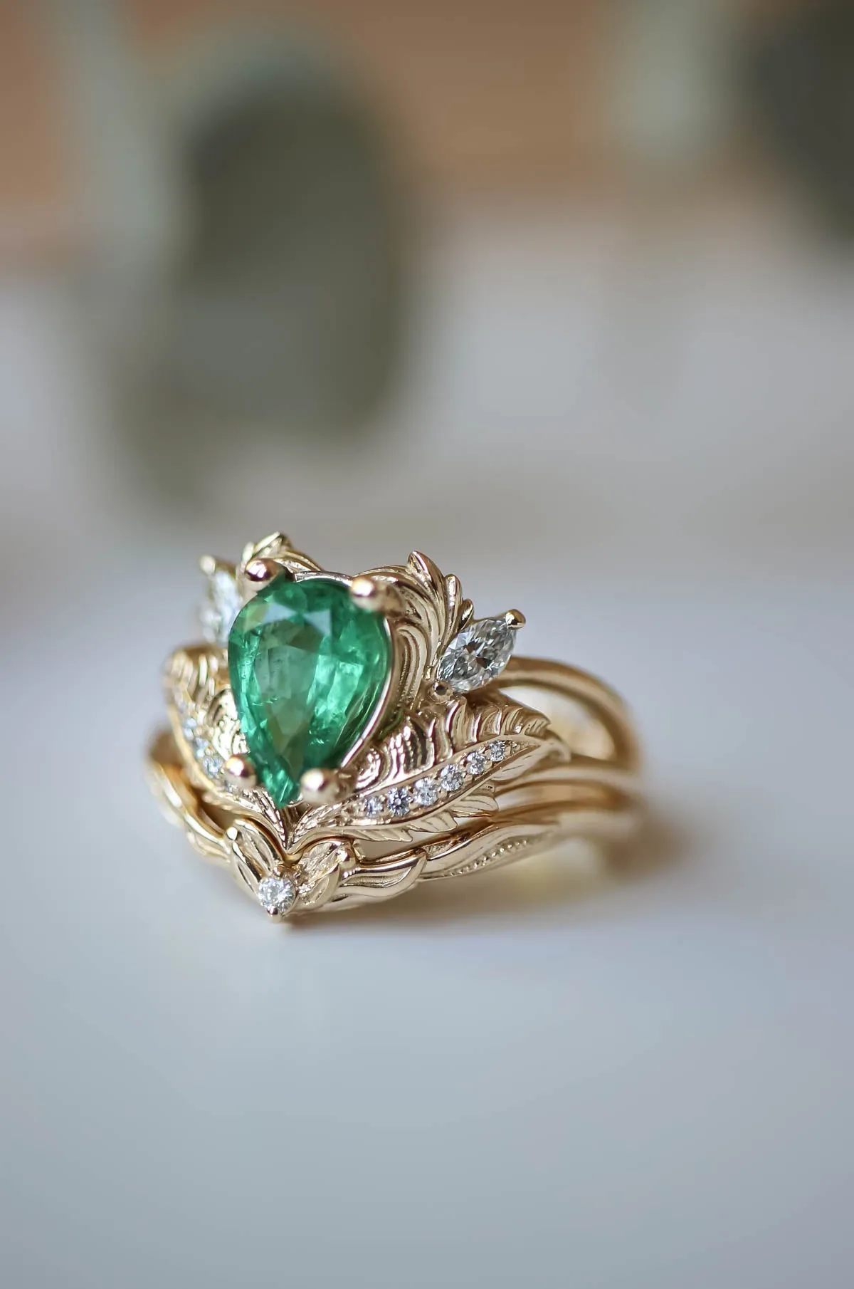 Natural emerald and diamonds ring  / Adonis