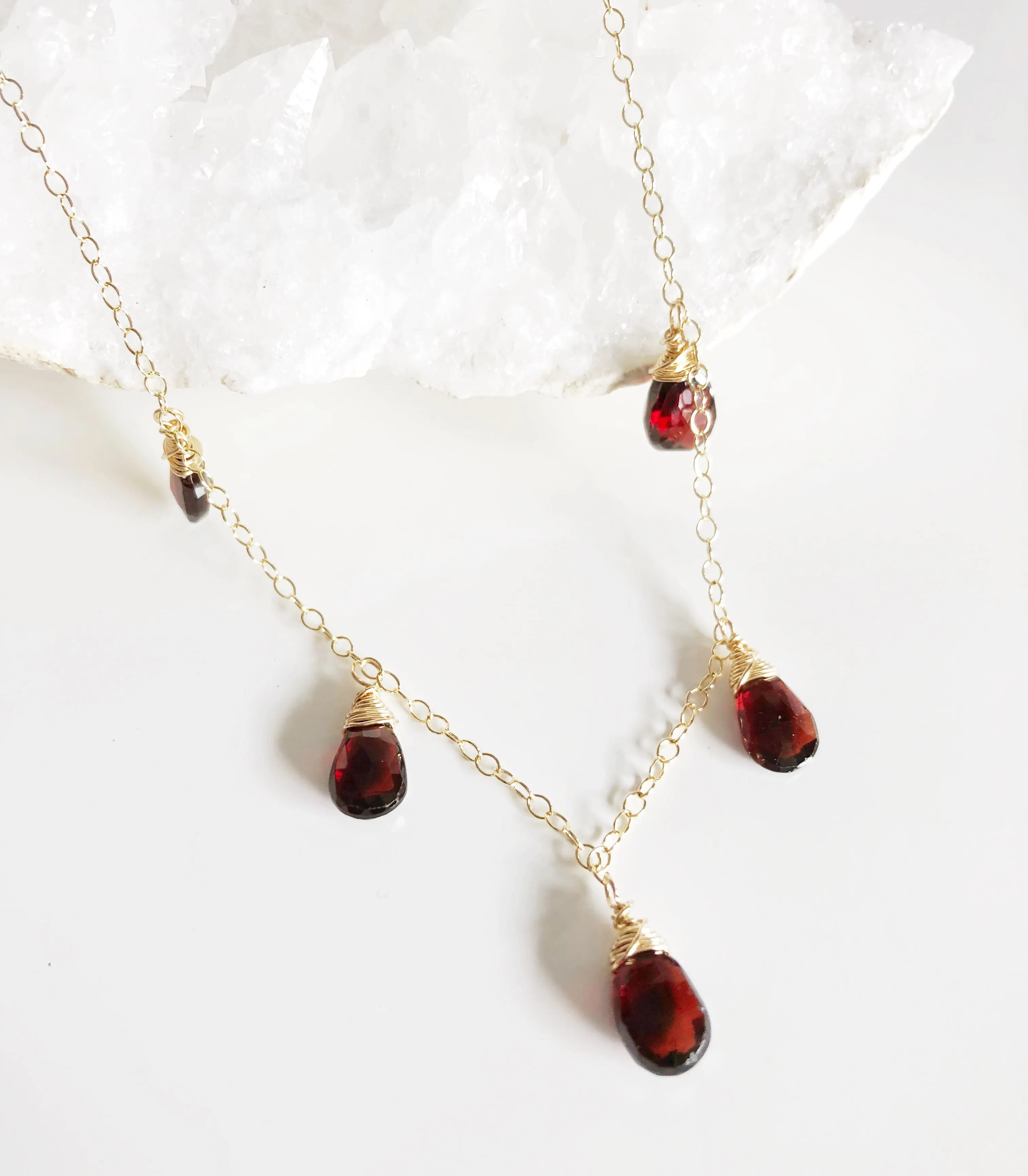 Necklace IVANNA - garnet (N225)