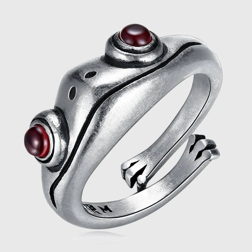 Red Garnet Frog Huggle Ring