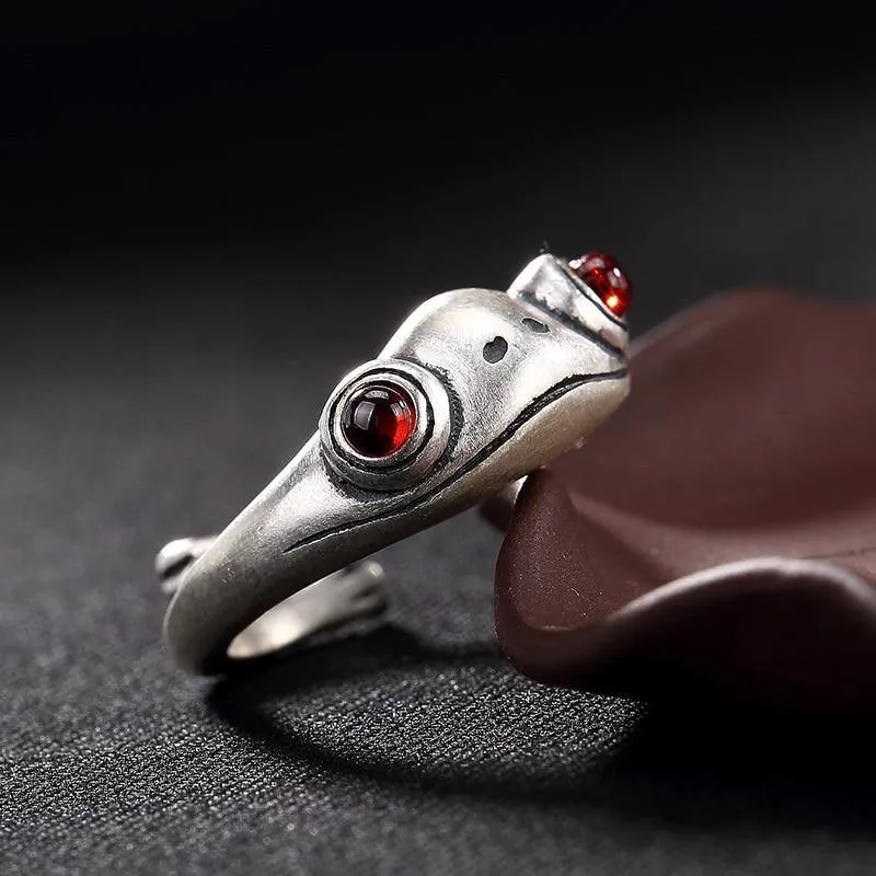 Red Garnet Frog Huggle Ring