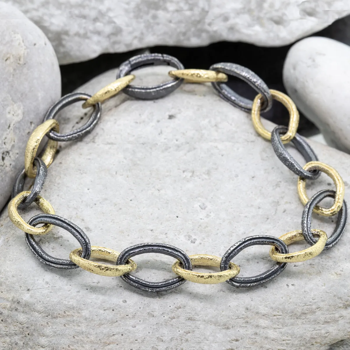 Ribbed Organic Shapes Bracelet