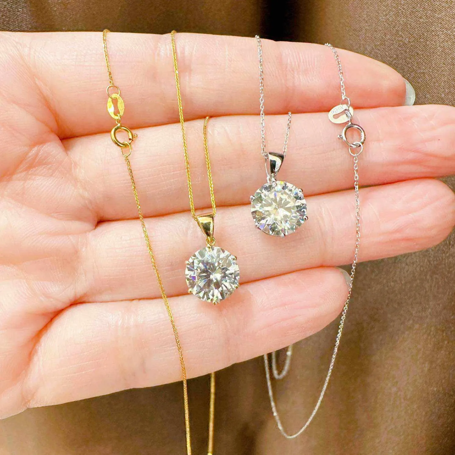 Round Moissanite Necklace 18K