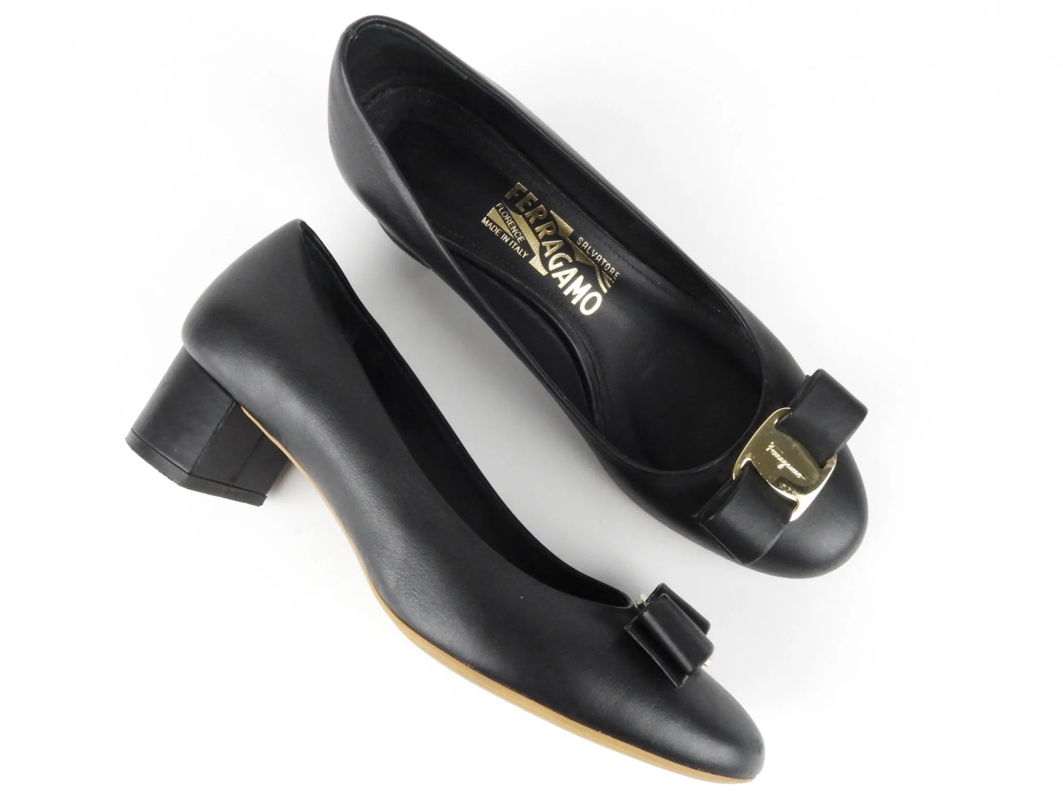 Salvatore Ferragamo Black Leather Vera Bow Low Block Heel Pump - 6