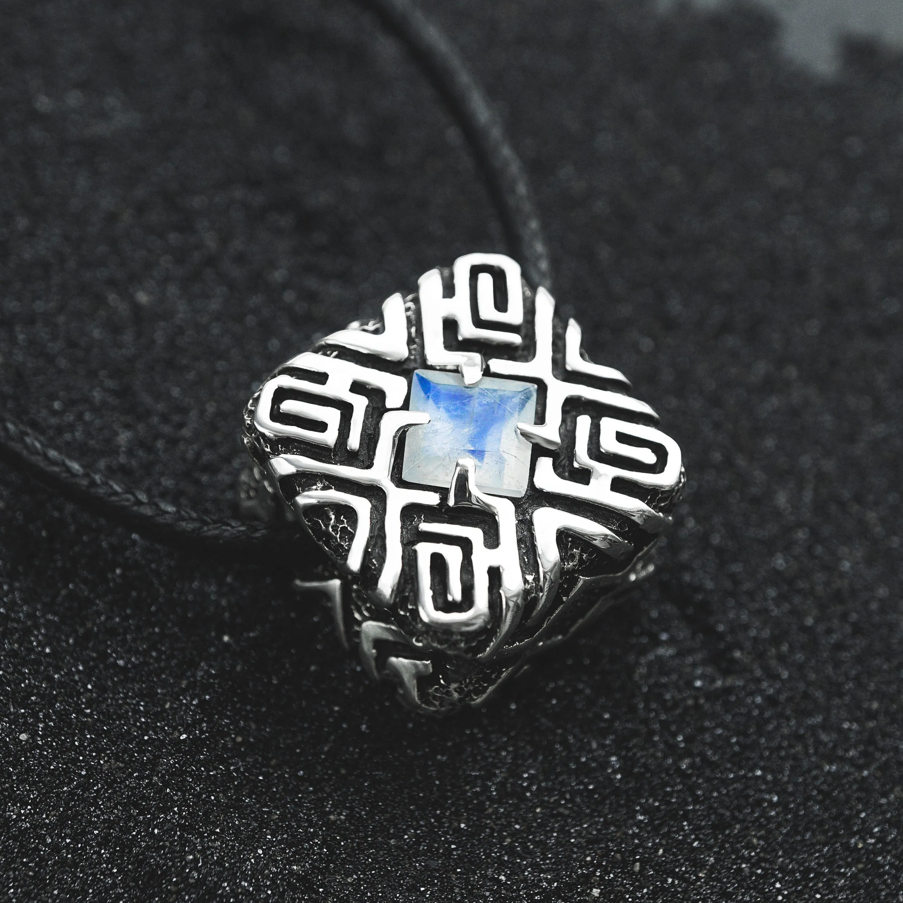 SHIPIBO | moonstone pendant