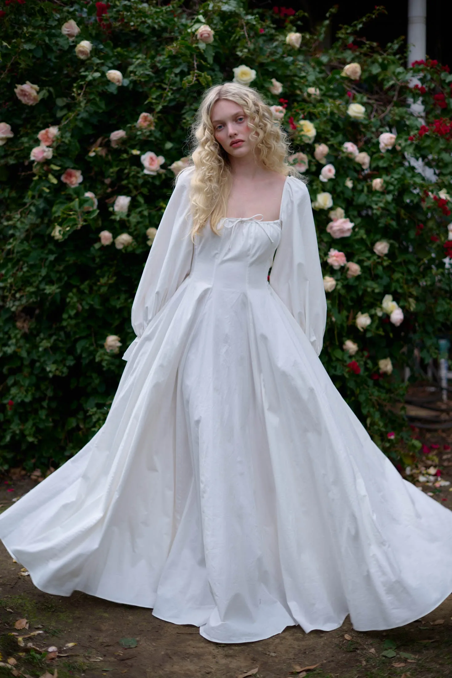 Elegant Ivory Dusk Evening Gown with Flowing Silhouette and Exquisite Detailing