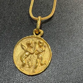 Vintage 18K Yellow Gold Zodiac Gemini Pendant Necklace