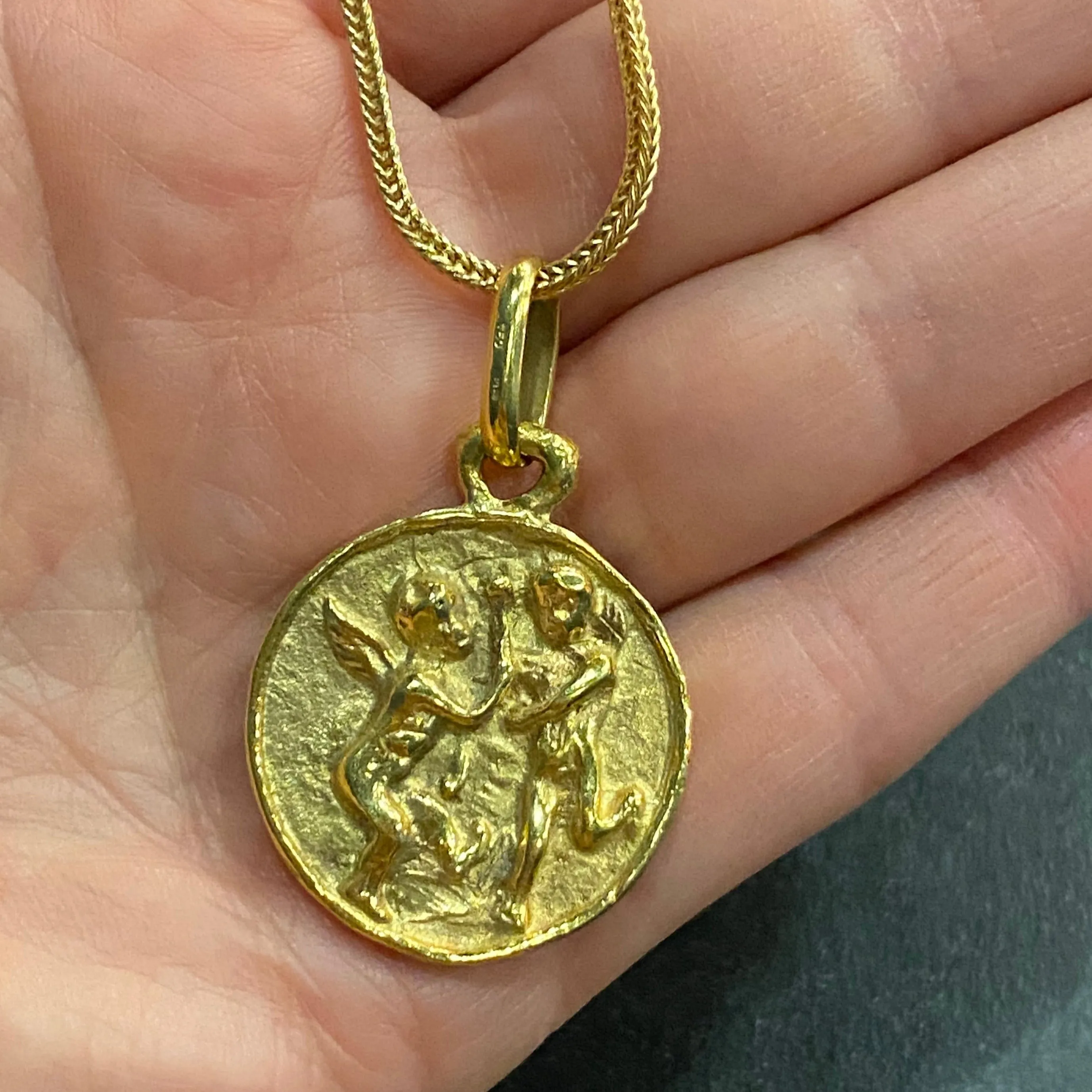 Vintage 18K Yellow Gold Zodiac Gemini Pendant Necklace